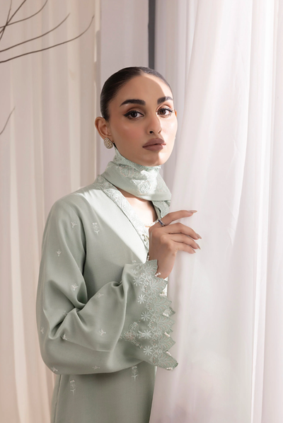 3 Piece Stitched Embroidered Cashmi Wool With Lakhany Winter Embriodered Shawl collection 02