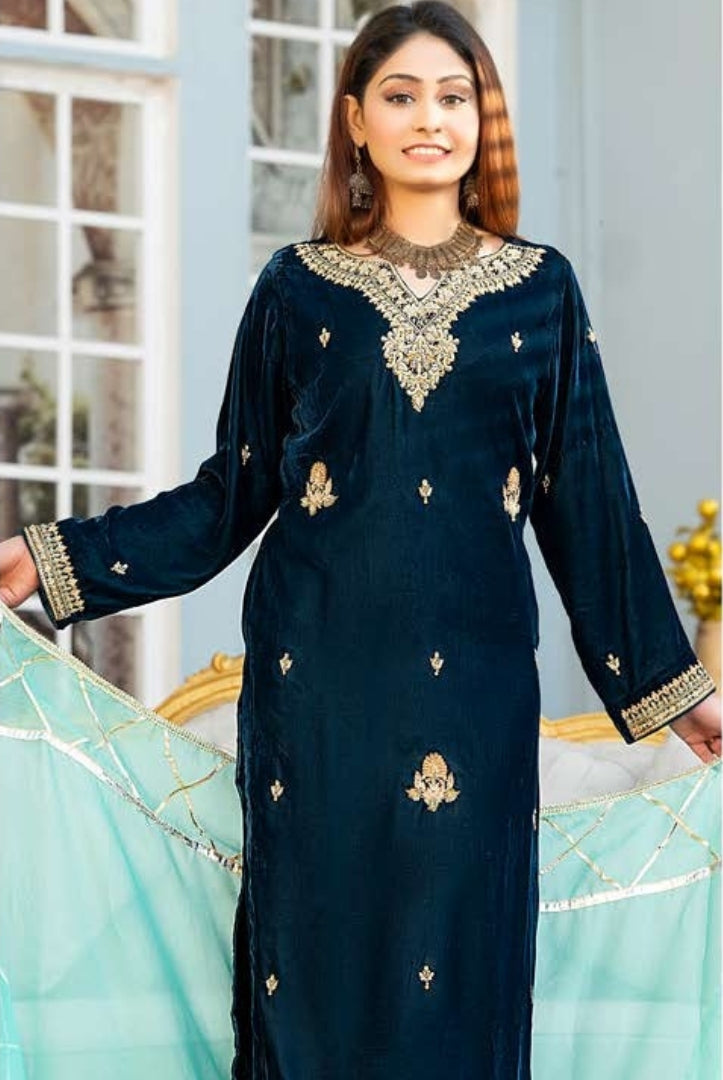 3 Piece Stitched Luxury Velvet Handwork Suits Collection From Iqra By Anarkali - 03