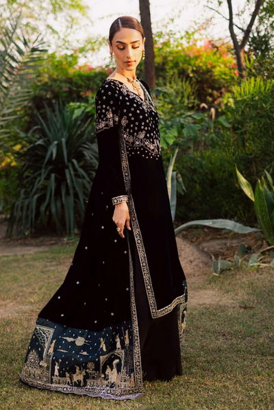 3 Piece Unstitched Velvet Embroidered Maya by Nurèh Wedding Edit Vol-II NU25MV NW-118