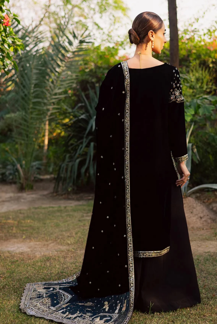 3 Piece Unstitched Velvet Embroidered Maya by Nurèh Wedding Edit Vol-II NU25MV NW-118