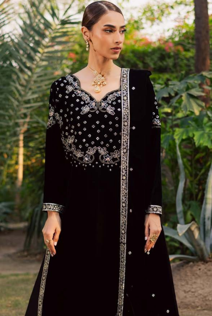 3 Piece Unstitched Velvet Embroidered Maya by Nurèh Wedding Edit Vol-II NU25MV NW-118