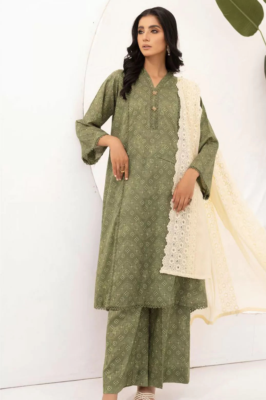 Mahee's By Riaz Arts 3 Piece Stitched Suit - 03