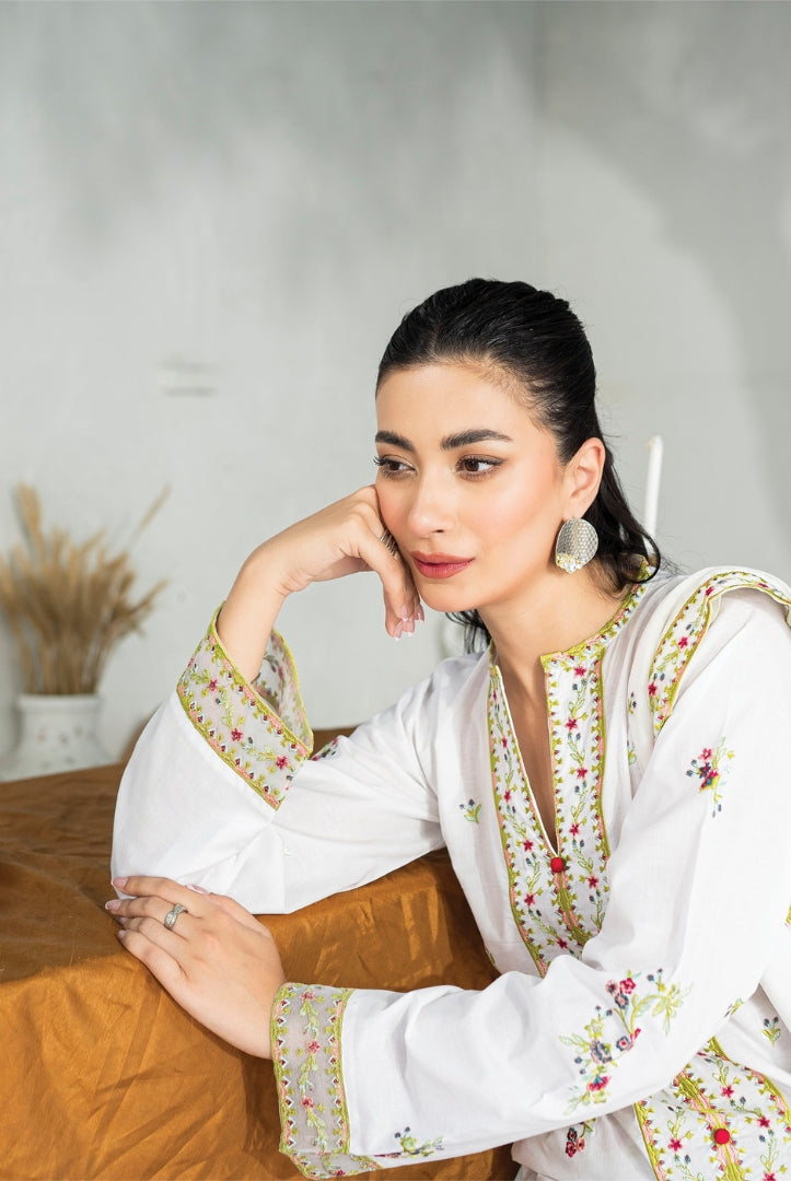 Sienna 3 Piece Stitched Lawn Suit Collection'24 By Muraad - NYRA