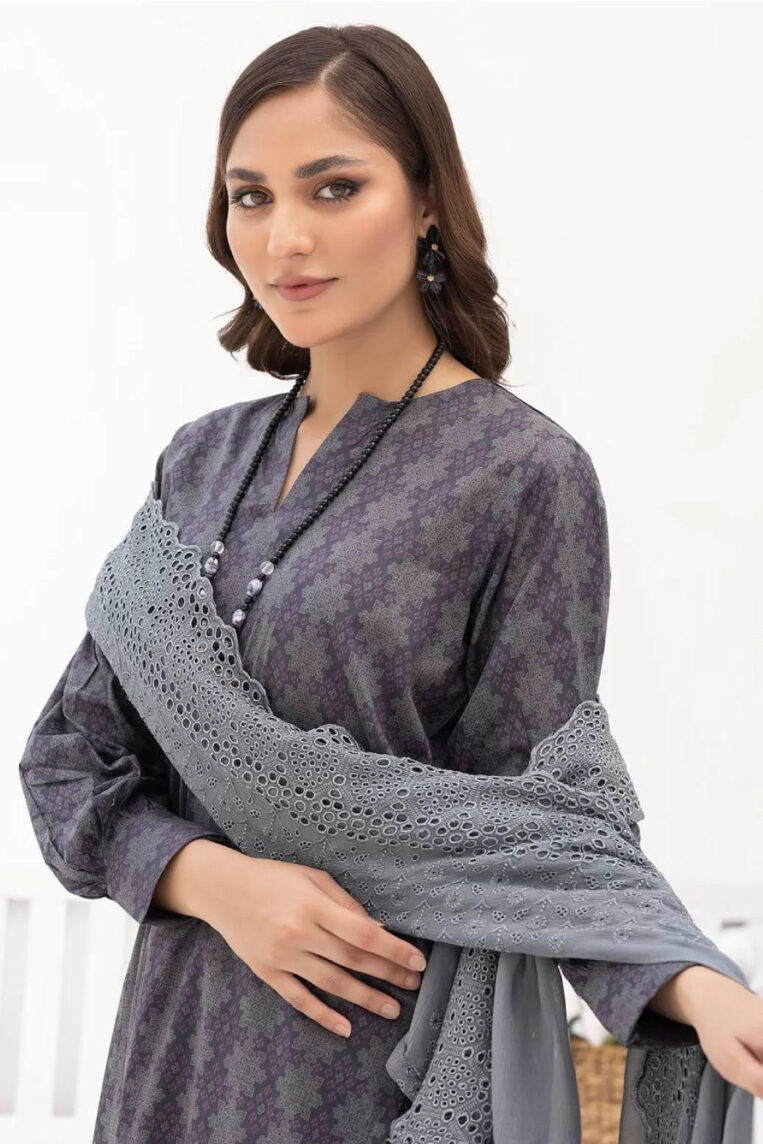 Mahee's By Riaz Arts 3 Piece Stitched Suit - 01 - Image 3
