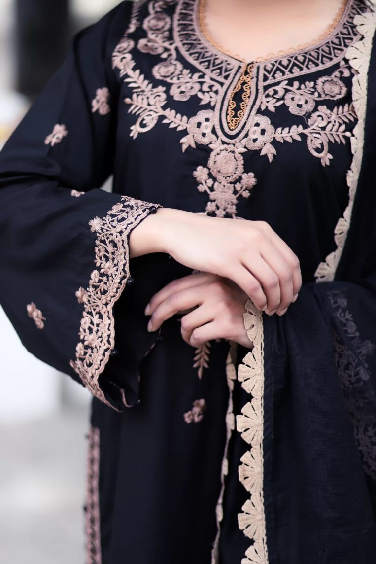 Qaus-e-Qaza 3 Piece Stitched Tu Jhoom Eid-ul-fitar Collection - INSIA - Image 3