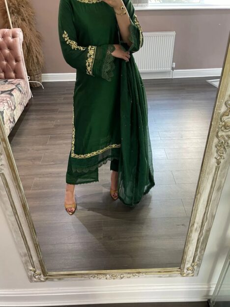 Sakhyaan By Qaus-e-Qaza 3 Piece Embroidered Stitched Suit - Dark Green Cotton Net