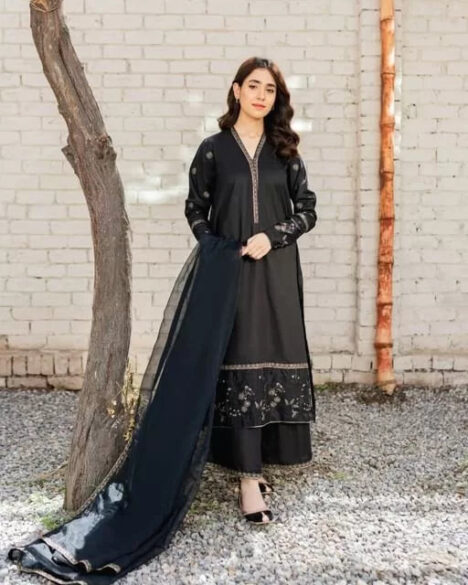 Kastoor 3 Piece Stitched Suit - Black